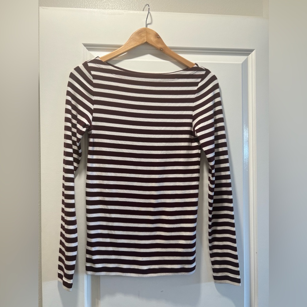GAP long sleeved shirt size Small